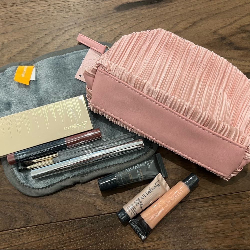 New Ulta Beauty Pink Travel Makeup Bag Pouch And Makeup